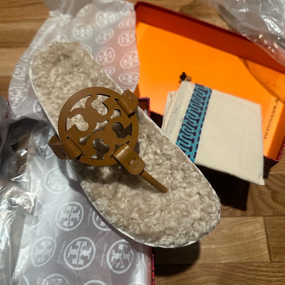 NWT! Tory Burch Miller Cloud Shearling Sandals w/box and dust bag - Picture 7 of 9